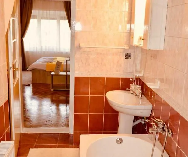 Apartment Joy Prefectura 1 *